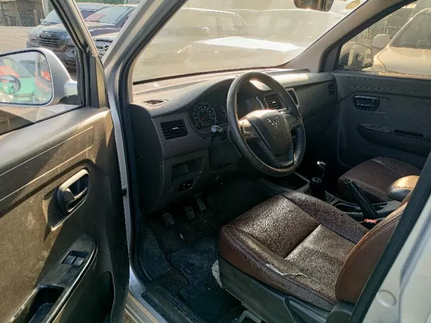 2018 WuLing RongGuang V 1.5L 112HP L4 5MT,autocango,china used car exporter,china ev exporter,chinese used car exporter,chinese used ev exporter