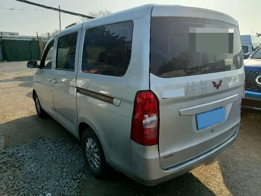 2018 WuLing RongGuang V 1.5L 112HP L4 5MT,autocango,china used car exporter,china ev exporter,chinese used car exporter,chinese used ev exporter