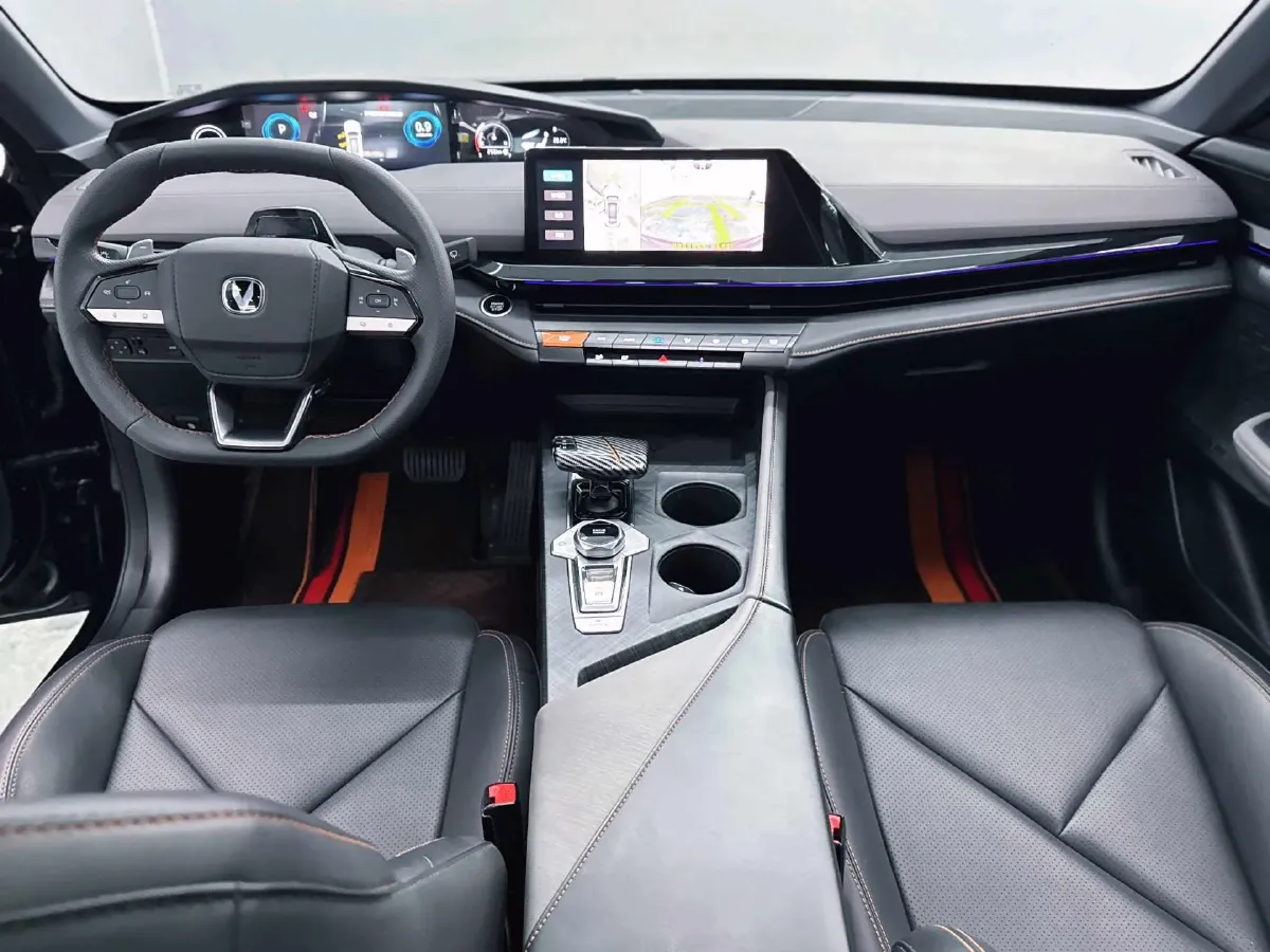 2022 ChangAn UNI-V 1.5T 188HP L4 7DCT,autocango,china used car exporter,china ev exporter,chinese used car exporter,chinese used ev exporter