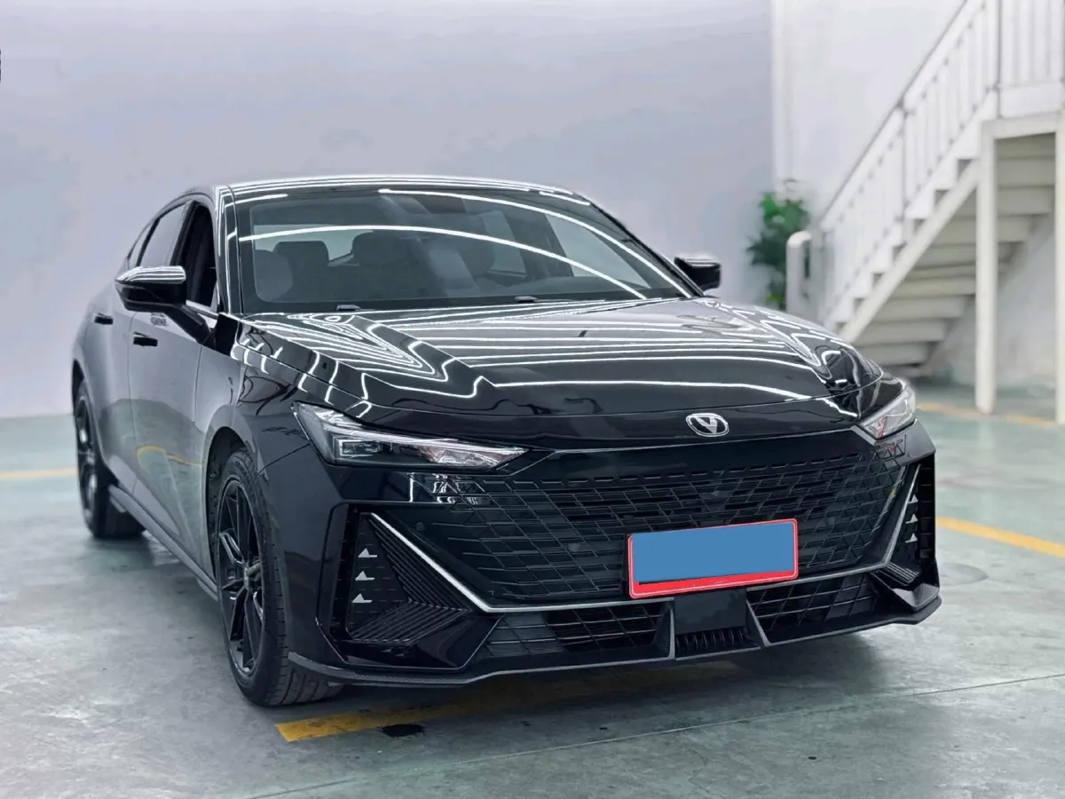 2022 ChangAn UNI-V 1.5T 188HP L4 7DCT,autocango,china used car exporter,china ev exporter,chinese used car exporter,chinese used ev exporter