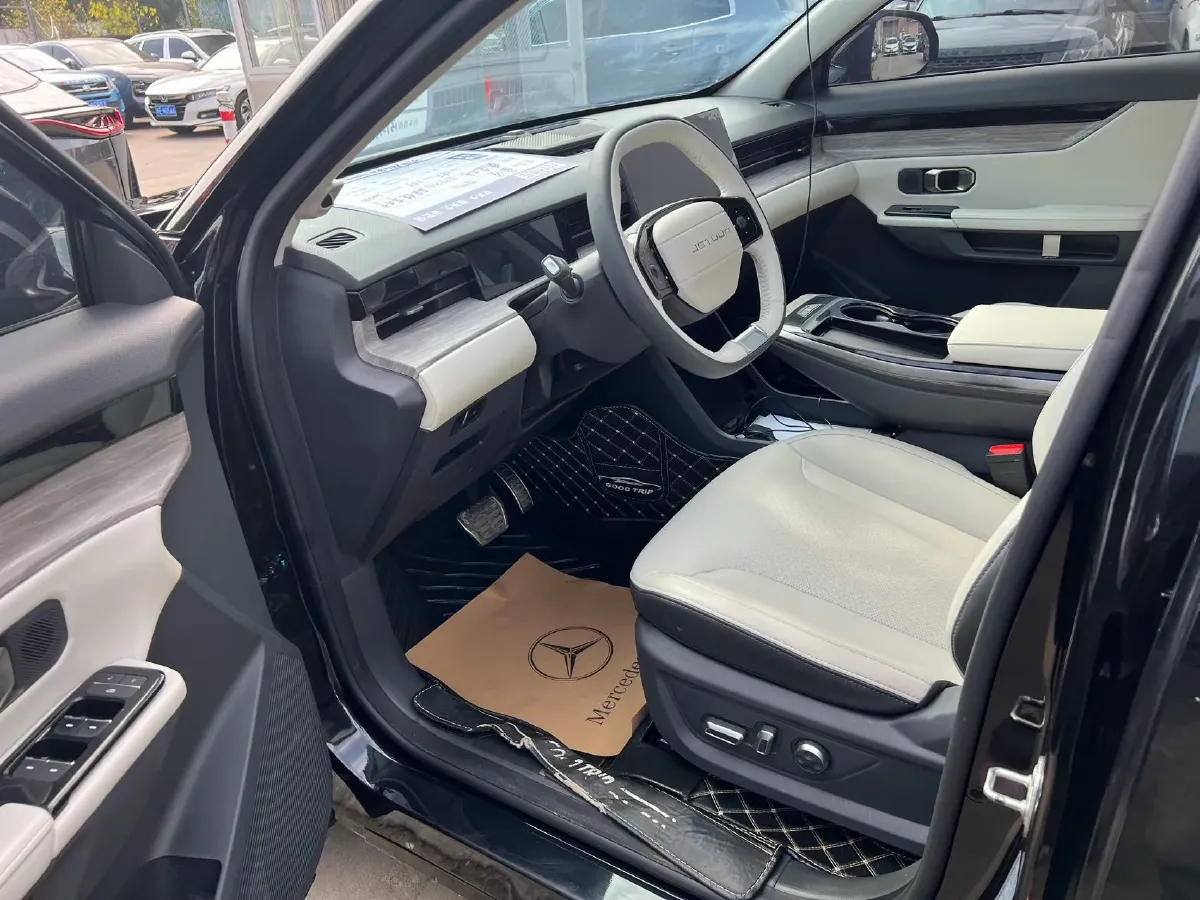 2022 Jetour DASHING 1.6T 197HP L4 7DCT,autocango,china used car exporter,china ev exporter,chinese used car exporter,chinese used ev exporter