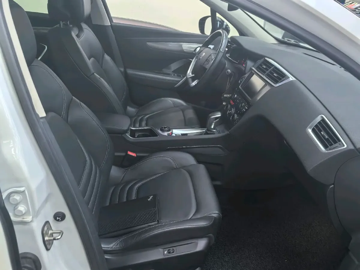 2017 DS 6 1.6T 167HP L4 6AT,autocango,china used car exporter,china ev exporter,chinese used car exporter,chinese used ev exporter