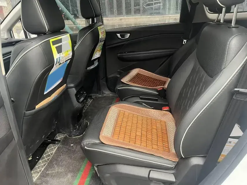 2022 Venucia T60 1.6L 126HP L4 CVT,autocango,china used car exporter,china ev exporter,chinese used car exporter,chinese used ev exporter