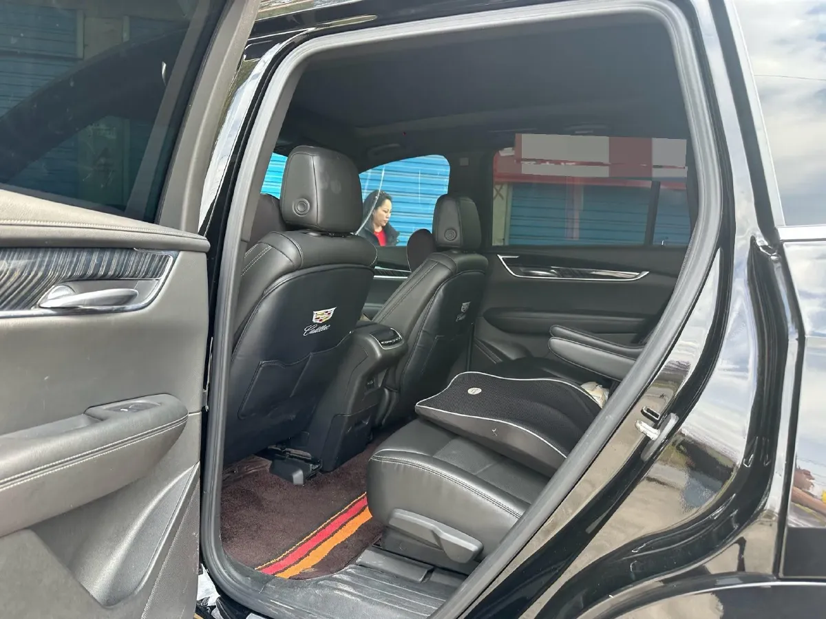 2022 Cadillac XT6 2.0T 237HP L4 9AT,autocango,china used car exporter,china ev exporter,chinese used car exporter,chinese used ev exporter