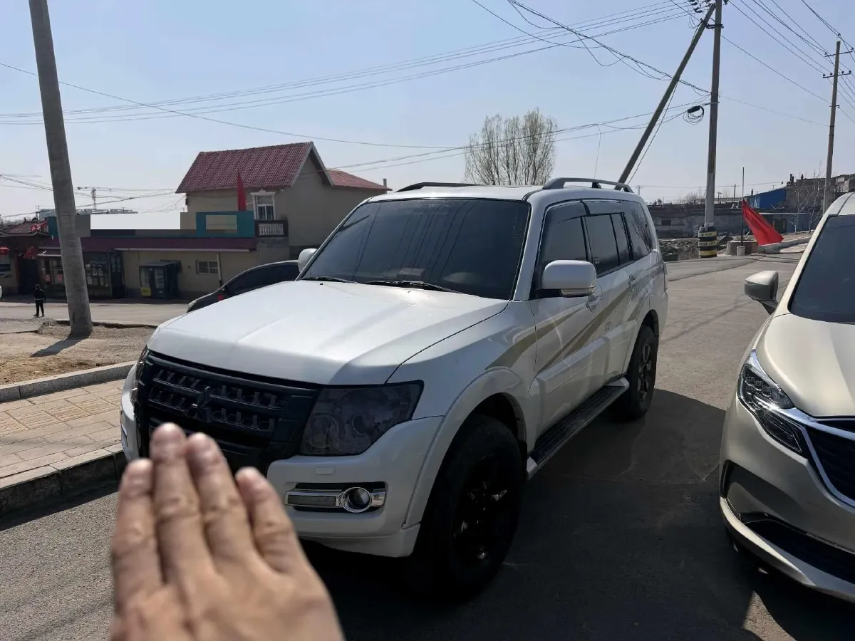 2016 Mitsubishi Pajero 3.0L 174HP V6 5AT,autocango,china used car exporter,china ev exporter,chinese used car exporter,chinese used ev exporter
