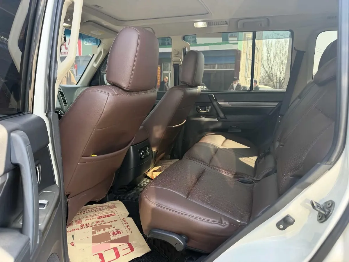 2016 Mitsubishi Pajero 3.0L 174HP V6 5AT,autocango,china used car exporter,china ev exporter,chinese used car exporter,chinese used ev exporter