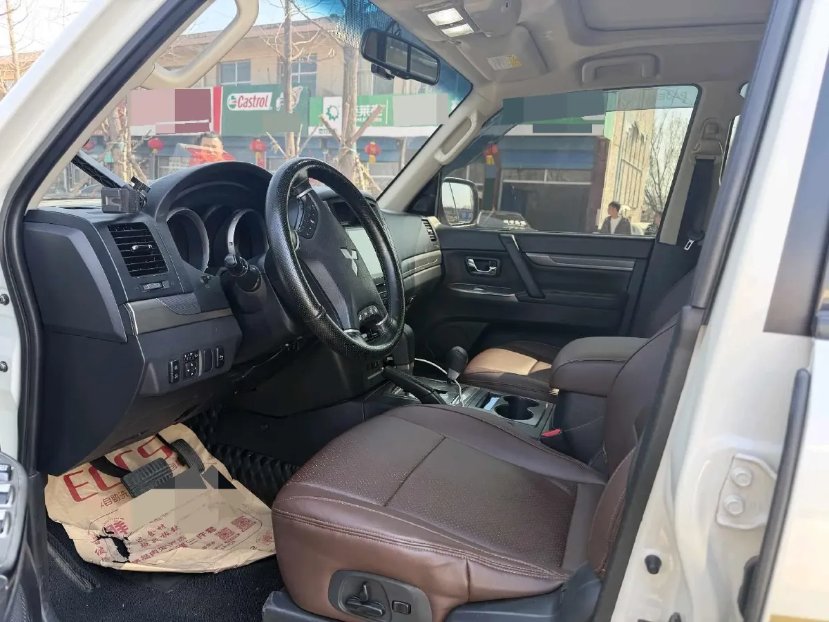 2016 Mitsubishi Pajero 3.0L 174HP V6 5AT,autocango,china used car exporter,china ev exporter,chinese used car exporter,chinese used ev exporter