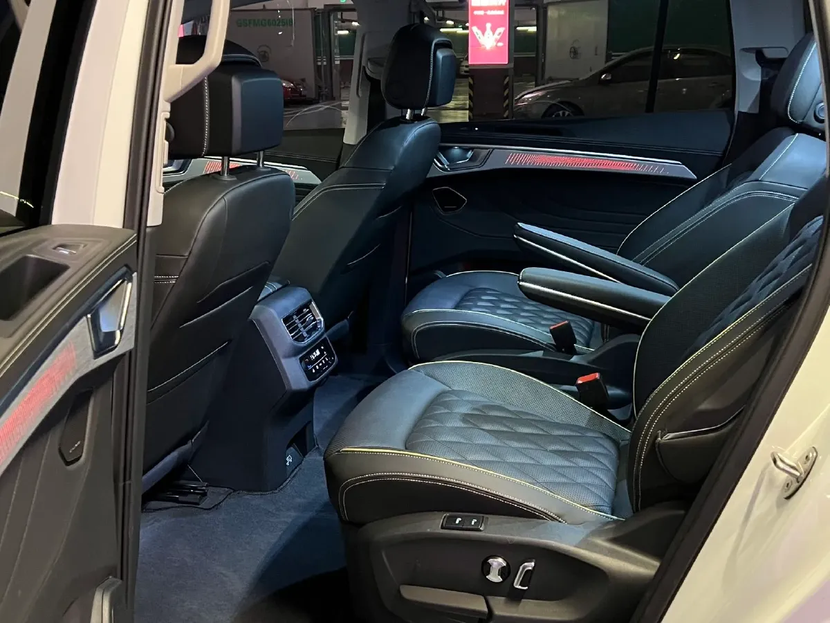 2021 Volkswagen Talagon 2.5T 299HP V6 7DCT,autocango,china used car exporter,china ev exporter,chinese used car exporter,chinese used ev exporter