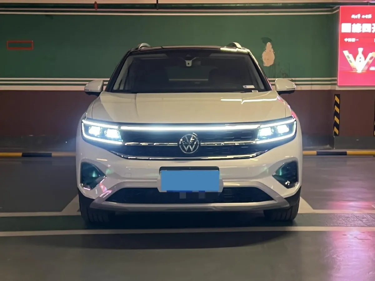 2021 Volkswagen Talagon 2.5T 299HP V6 7DCT,autocango,china used car exporter,china ev exporter,chinese used car exporter,chinese used ev exporter