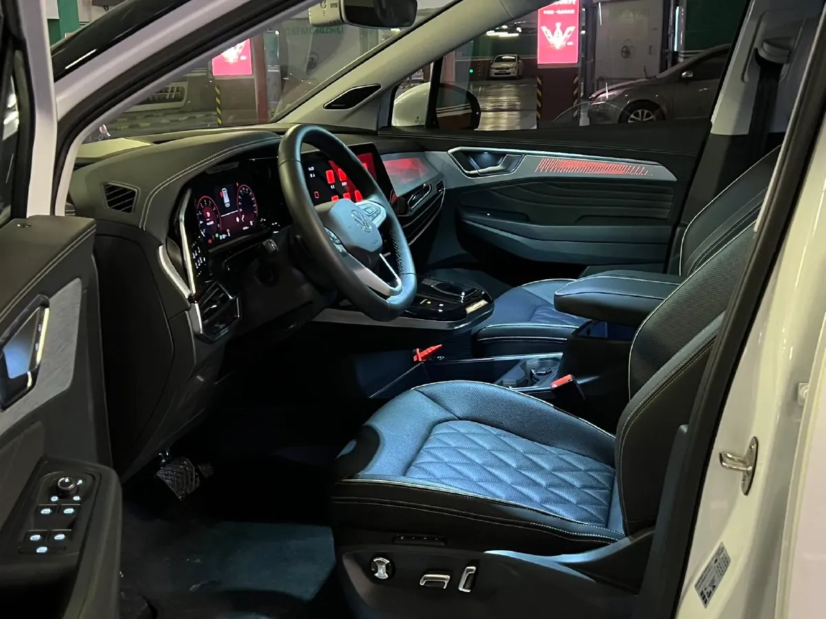 2021 Volkswagen Talagon 2.5T 299HP V6 7DCT,autocango,china used car exporter,china ev exporter,chinese used car exporter,chinese used ev exporter