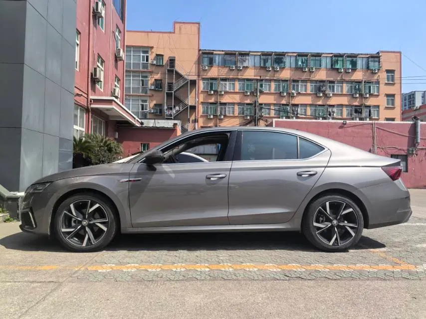 2025 Skoda Octavia 1.4T 150HP L4 7DCT,autocango,china used car exporter,china ev exporter,chinese used car exporter,chinese used ev exporter