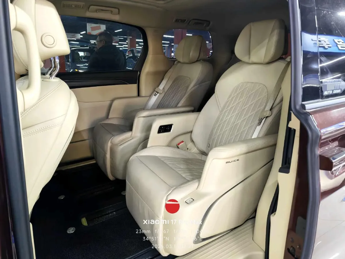 2023 Buick GL8 2.0T 237HP L4 9AT,autocango,china used car exporter,china ev exporter,chinese used car exporter,chinese used ev exporter