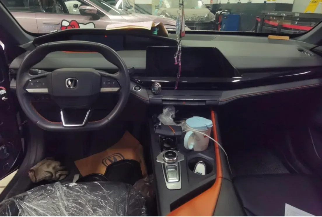 2023 ChangAn UNI-V iDD 1.5T 170HP L4 6TCT PHEV 18.4KWH,autocango,china used car exporter,china ev exporter,chinese used car exporter,chinese used ev exporter