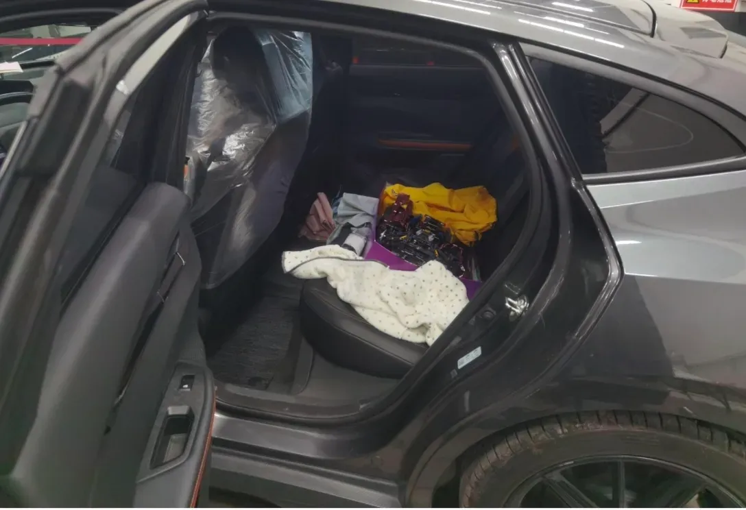 2023 ChangAn UNI-V iDD 1.5T 170HP L4 6TCT PHEV 18.4KWH,autocango,china used car exporter,china ev exporter,chinese used car exporter,chinese used ev exporter