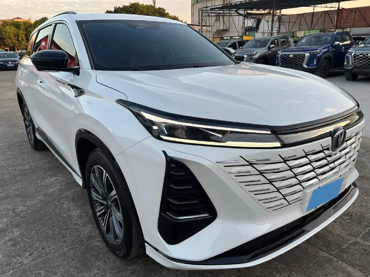 2025 ChangAn CS75 Plus 1.5T 188HP L4 8AT,autocango,china used car exporter,china ev exporter,chinese used car exporter,chinese used ev exporter