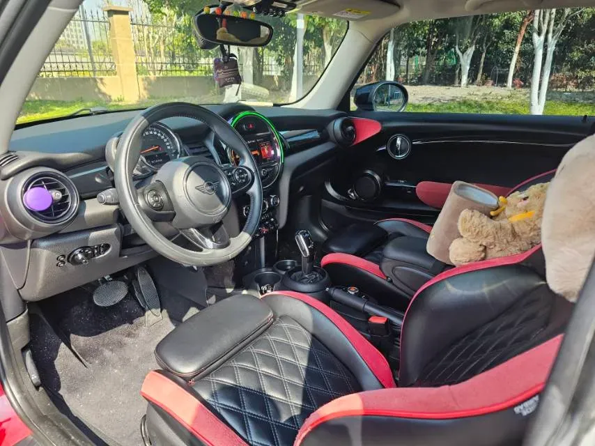 2020 MINI MINI 1.5T 136HP L3 7DCT,autocango,china used car exporter,china ev exporter,chinese used car exporter,chinese used ev exporter