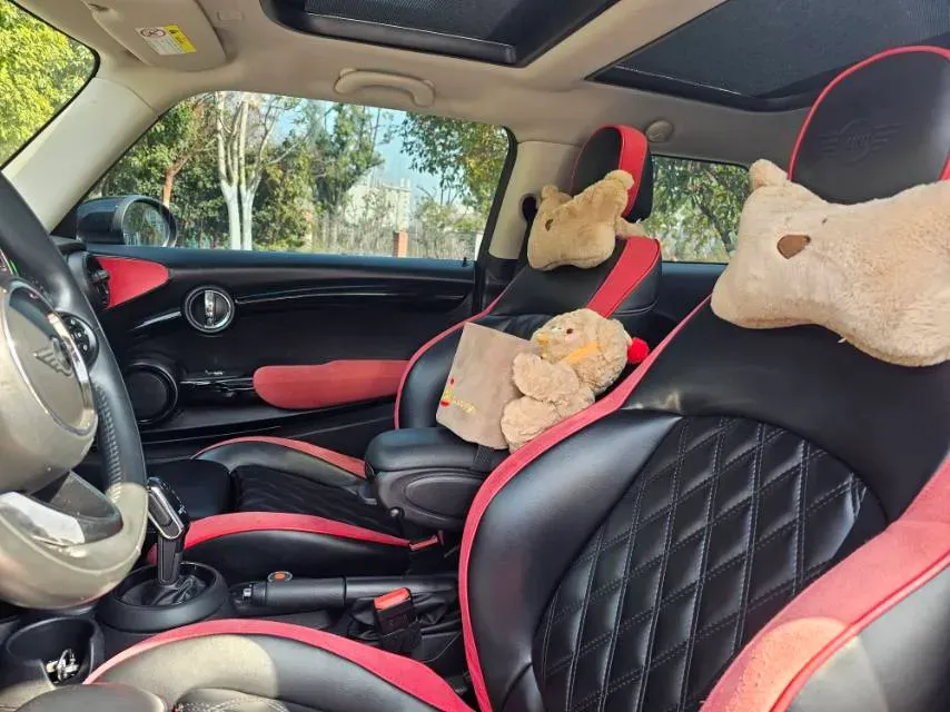 2020 MINI MINI 1.5T 136HP L3 7DCT,autocango,china used car exporter,china ev exporter,chinese used car exporter,chinese used ev exporter