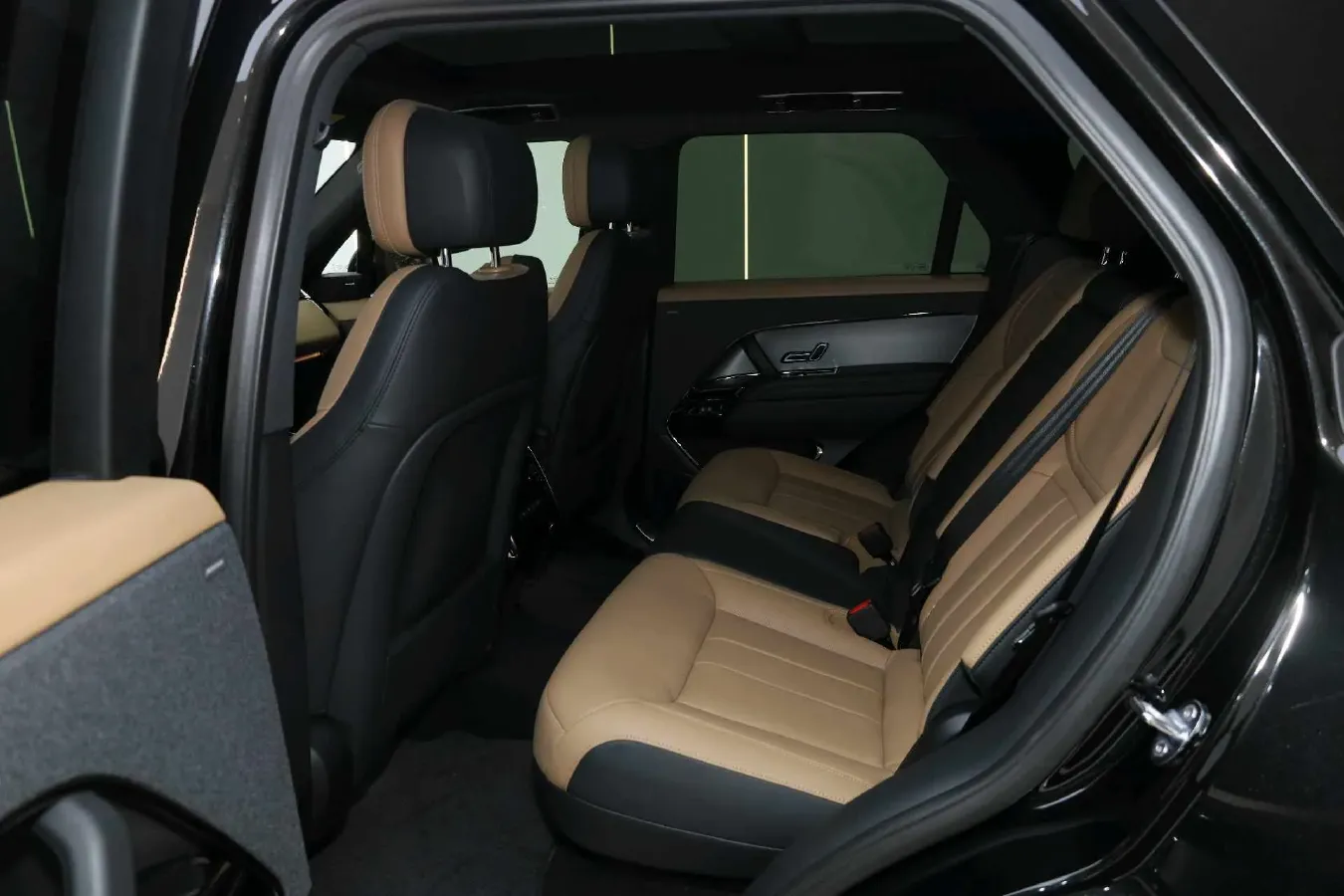 2025 Land Rover Range Rover Sport 3.0T 400HP L6 8AT,autocango,china used car exporter,china ev exporter,chinese used car exporter,chinese used ev exporter