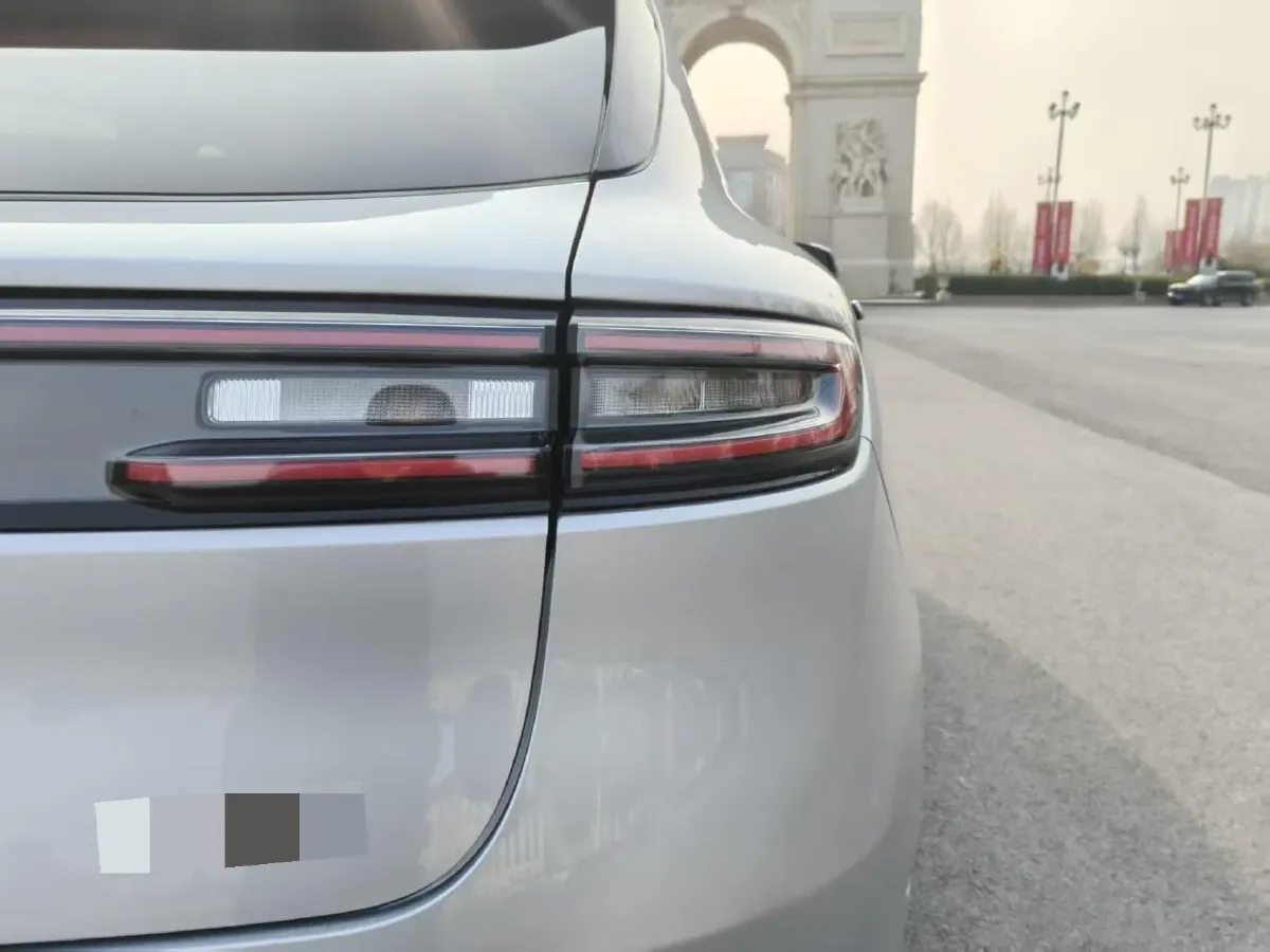 2022 AITO AITO M5 Range Extended 125HP REEV 40KWH,autocango,china used car exporter,china ev exporter,chinese used car exporter,chinese used ev exporter