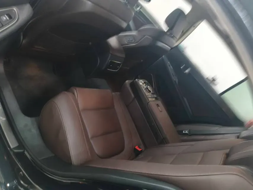 2017 HongQi H7 2.0T 204HP L4 6AT,autocango,china used car exporter,china ev exporter,chinese used car exporter,chinese used ev exporter