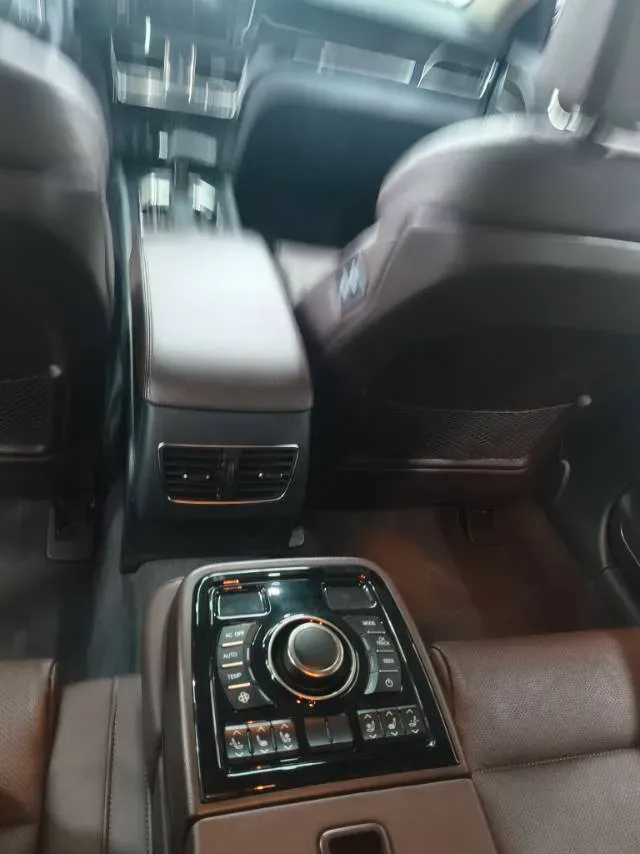 2017 HongQi H7 2.0T 204HP L4 6AT,autocango,china used car exporter,china ev exporter,chinese used car exporter,chinese used ev exporter