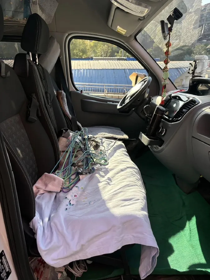 2021 MAXUS XinTu V80 2.0T 127HP L4 6MT,autocango,china used car exporter,china ev exporter,chinese used car exporter,chinese used ev exporter