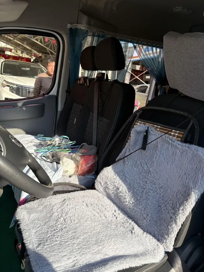 2021 MAXUS XinTu V80 2.0T 127HP L4 6MT,autocango,china used car exporter,china ev exporter,chinese used car exporter,chinese used ev exporter