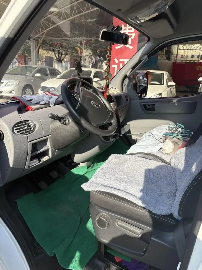 2021 MAXUS XinTu V80 2.0T 127HP L4 6MT,autocango,china used car exporter,china ev exporter,chinese used car exporter,chinese used ev exporter