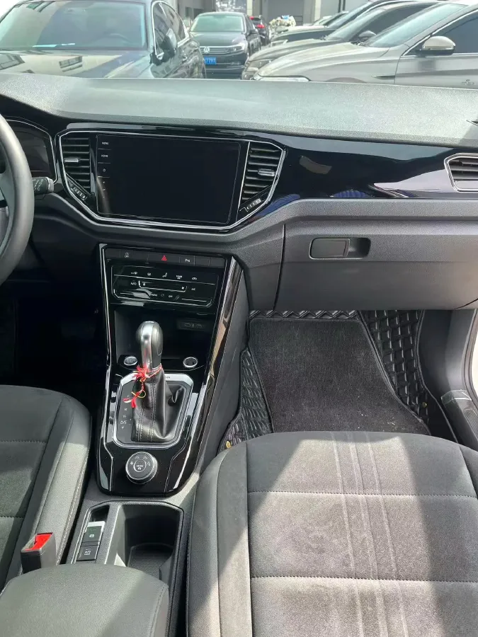 2021 Volkswagen T-Roc 1.4T 150HP L4 7DCT,autocango,china used car exporter,china ev exporter,chinese used car exporter,chinese used ev exporter