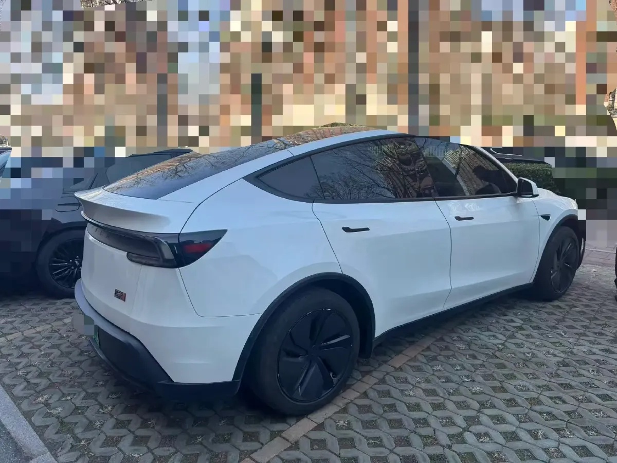 2025 Tesla Model Y BEV 62.5KWH,autocango,china used car exporter,china ev exporter,chinese used car exporter,chinese used ev exporter