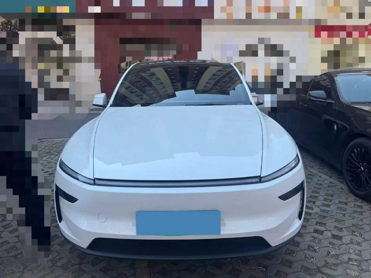 2025 Tesla Model Y BEV 62.5KWH,autocango,china used car exporter,china ev exporter,chinese used car exporter,chinese used ev exporter