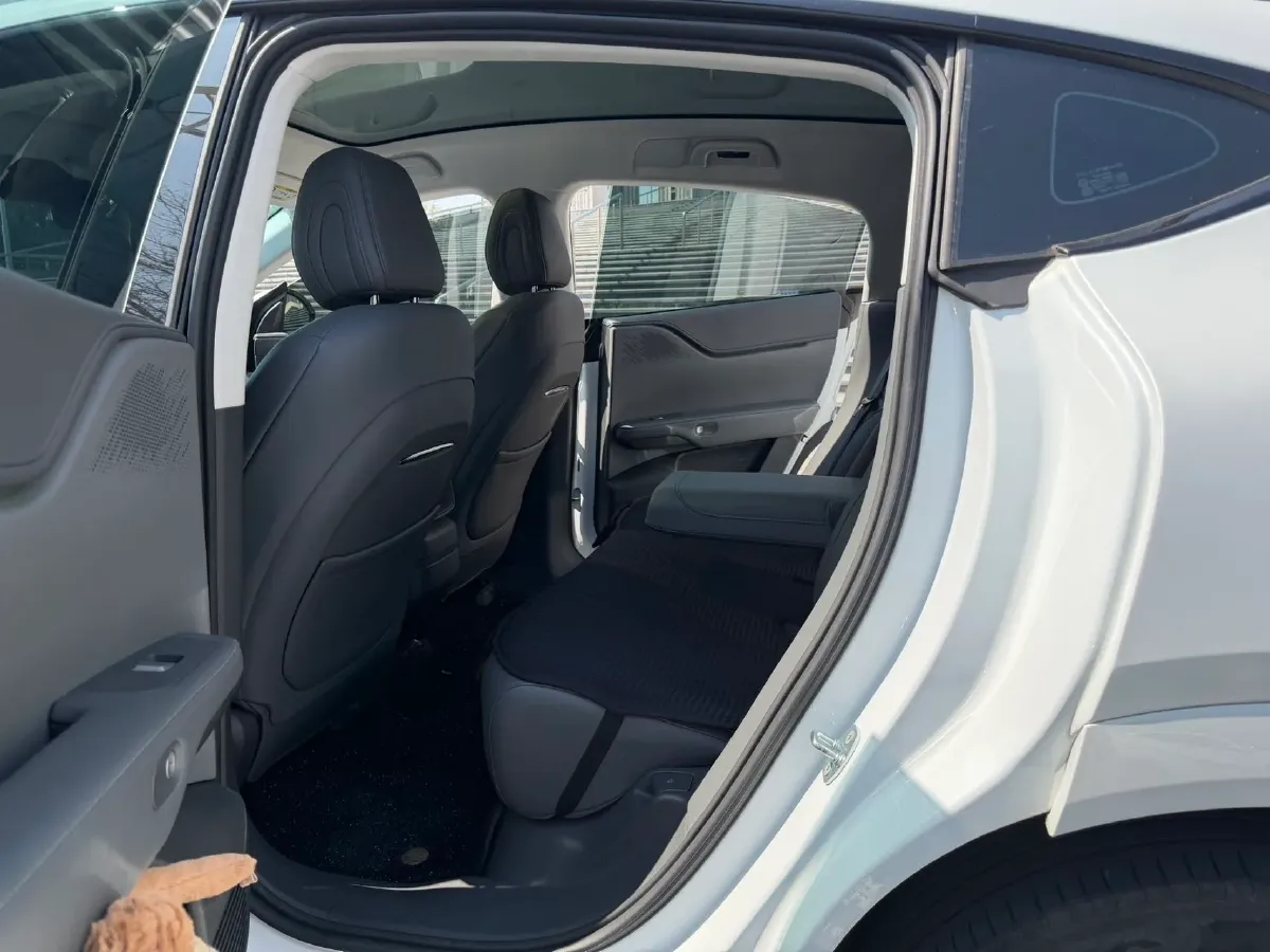 2025 Xpeng G6 BEV 68.5KWH,autocango,china used car exporter,china ev exporter,chinese used car exporter,chinese used ev exporter