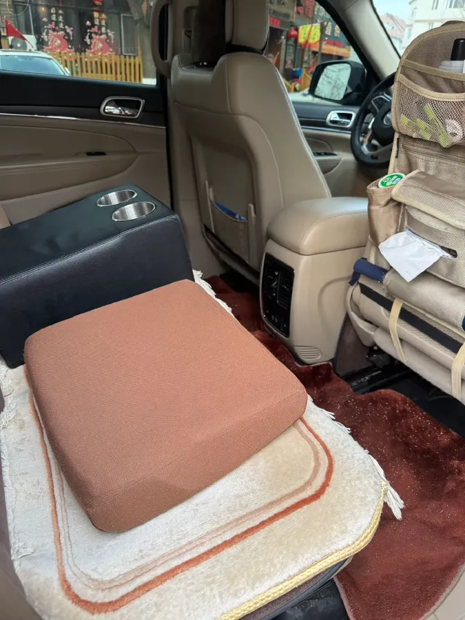 2017 Jeep Grand Cherokee 3.6L 286HP V6 8AT,autocango,china used car exporter,china ev exporter,chinese used car exporter,chinese used ev exporter