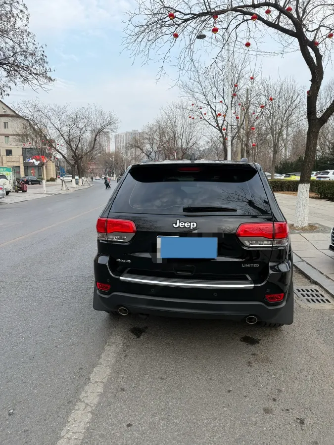 2017 Jeep Grand Cherokee 3.6L 286HP V6 8AT,autocango,china used car exporter,china ev exporter,chinese used car exporter,chinese used ev exporter