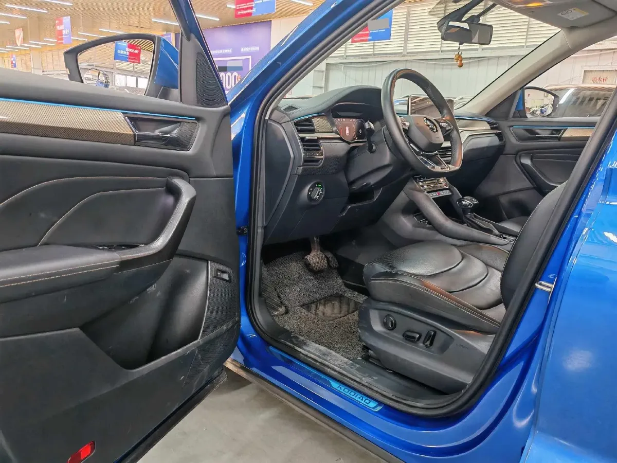 2022 Skoda Kodiak 2.0T 186HP L4 7DCT,autocango,china used car exporter,china ev exporter,chinese used car exporter,chinese used ev exporter