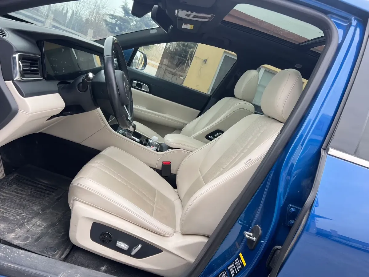 2020 Li ONE Range Extended 131HP REEV 40.5KWH,autocango,china used car exporter,china ev exporter,chinese used car exporter,chinese used ev exporter