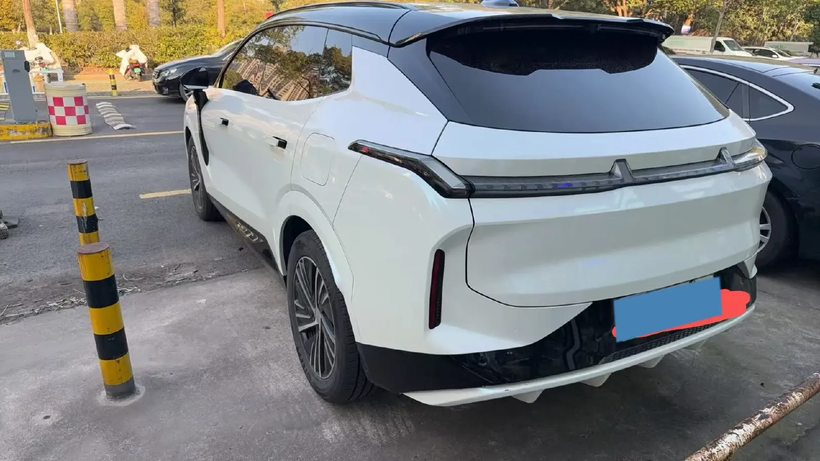 2025 LYNK&CO 08 EM-P 1.5T 163HP L4 3DHT PHEV 21.2KWH,autocango,china used car exporter,china ev exporter,chinese used car exporter,chinese used ev exporter