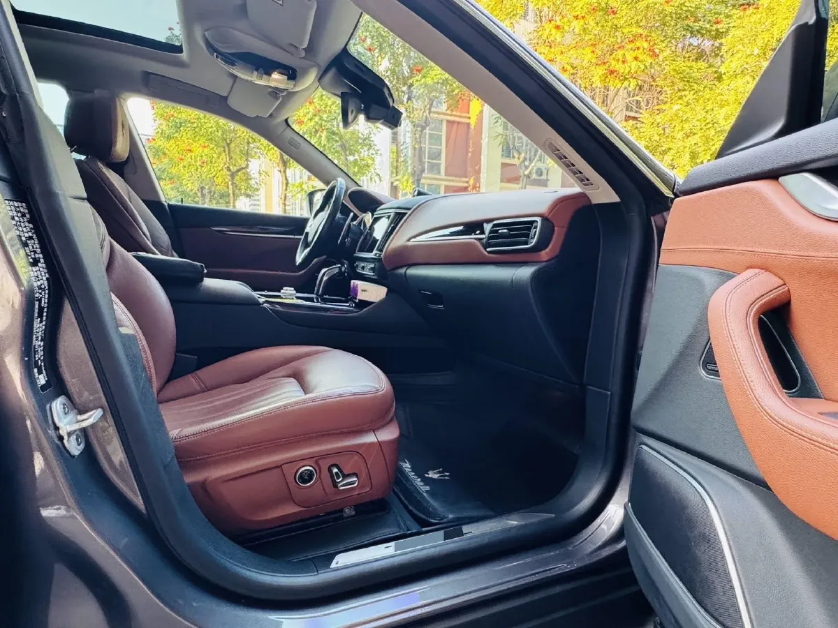 2021 Audi A8 3.0T 340HP V6 8AT,autocango,china used car exporter,china ev exporter,chinese used car exporter,chinese used ev exporter