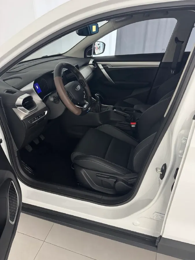 2025 Geely Coolray 1.5L 126HP L4 5MT,autocango,china used car exporter,china ev exporter,chinese used car exporter,chinese used ev exporter