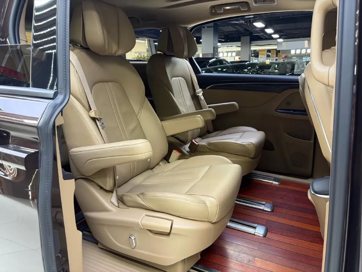 2021 Buick GL8 2.0T 237HP L4 9AT,autocango,china used car exporter,china ev exporter,chinese used car exporter,chinese used ev exporter