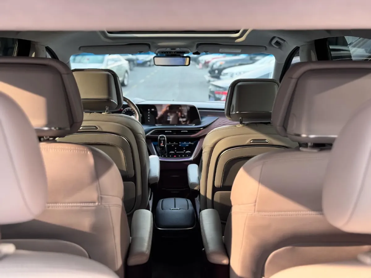 2022 Buick GL8 2.0T 237HP L4 9AT,autocango,china used car exporter,china ev exporter,chinese used car exporter,chinese used ev exporter