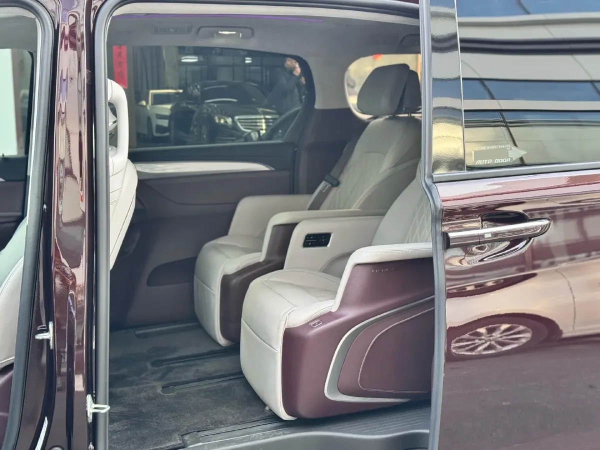 2022 Buick GL8 2.0T 237HP L4 9AT,autocango,china used car exporter,china ev exporter,chinese used car exporter,chinese used ev exporter