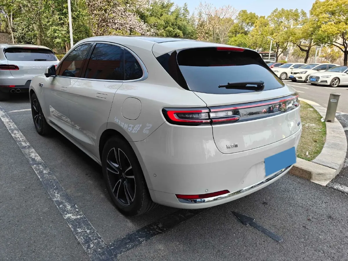 2025 AITO AITO M5 1.5T 152HP L4 REEV 42KWH,autocango,china used car exporter,china ev exporter,chinese used car exporter,chinese used ev exporter