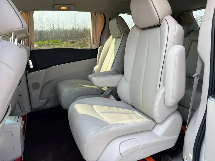 2021 Buick GL8 2.0T 237HP L4 9AT,autocango,china used car exporter,china ev exporter,chinese used car exporter,chinese used ev exporter