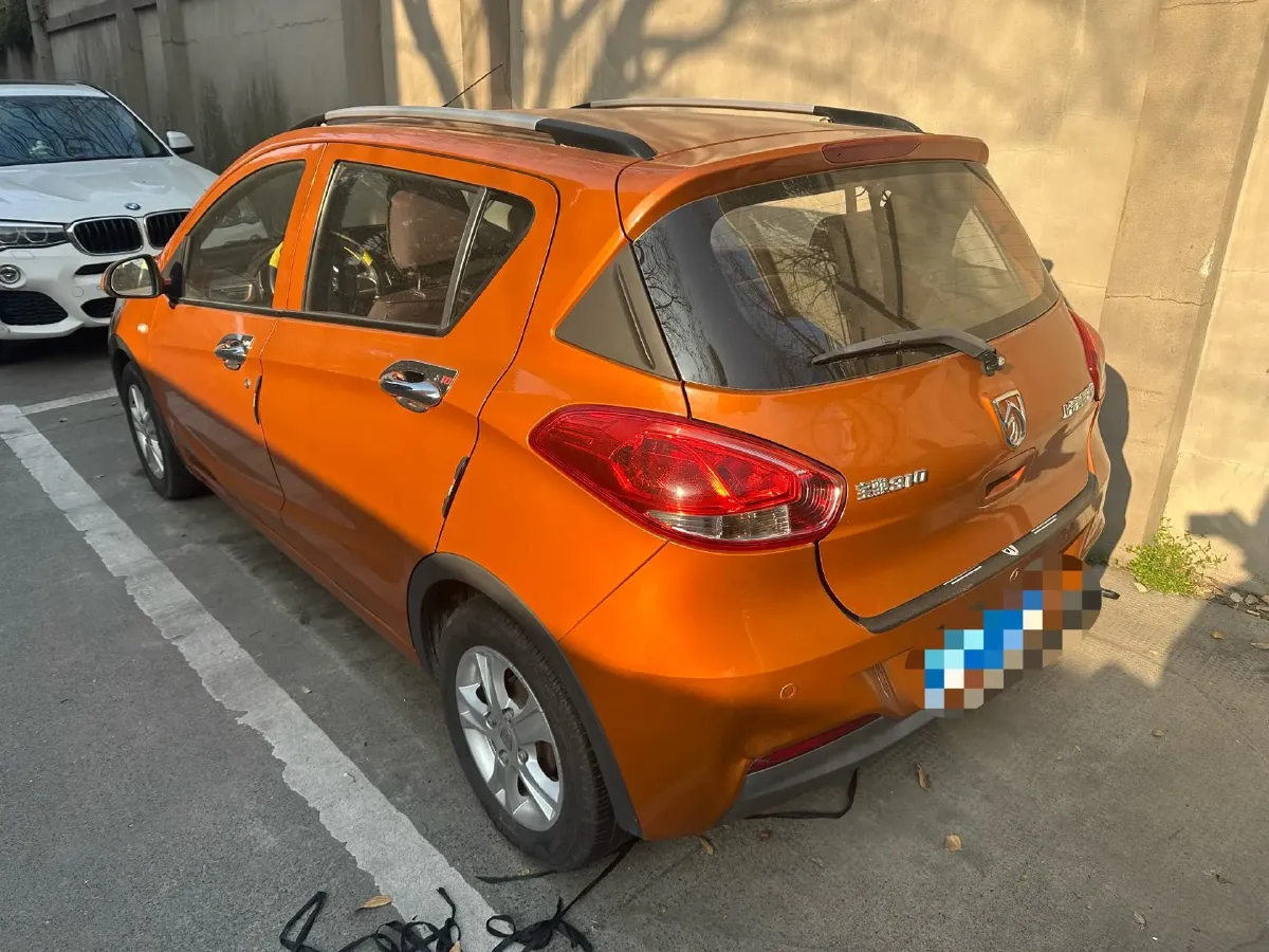 2016 BaoJun 310 1.2L 82HP L4 5MT,autocango,china used car exporter,china ev exporter,chinese used car exporter,chinese used ev exporter