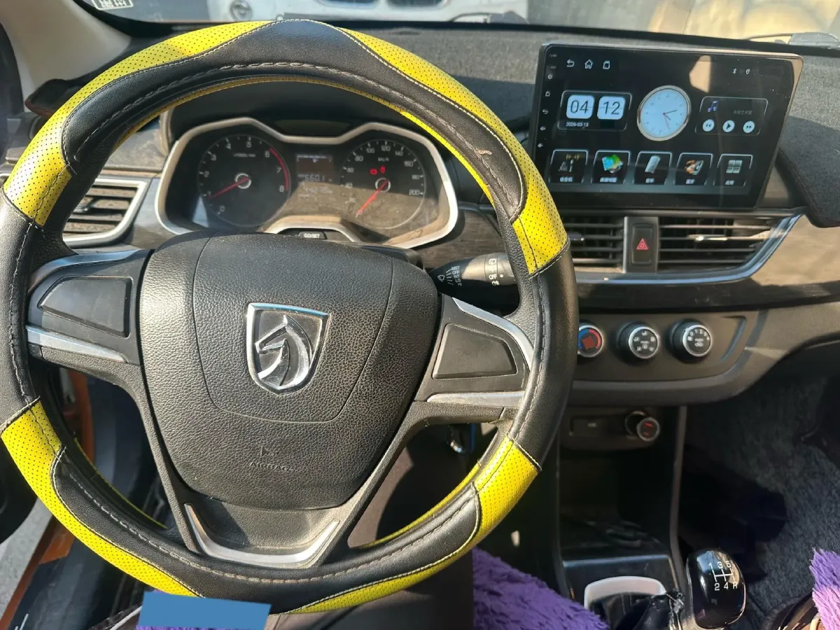 2016 BaoJun 310 1.2L 82HP L4 5MT,autocango,china used car exporter,china ev exporter,chinese used car exporter,chinese used ev exporter