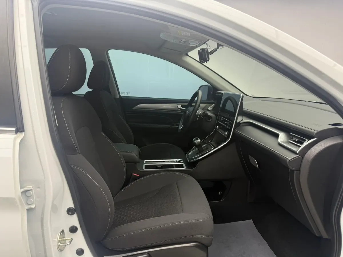 2021 Haval M6 1.5T 150HP L4 7DCT,autocango,china used car exporter,china ev exporter,chinese used car exporter,chinese used ev exporter