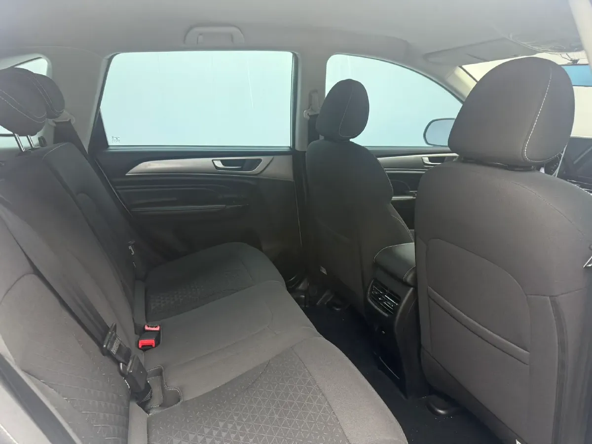 2021 Haval M6 1.5T 150HP L4 7DCT,autocango,china used car exporter,china ev exporter,chinese used car exporter,chinese used ev exporter