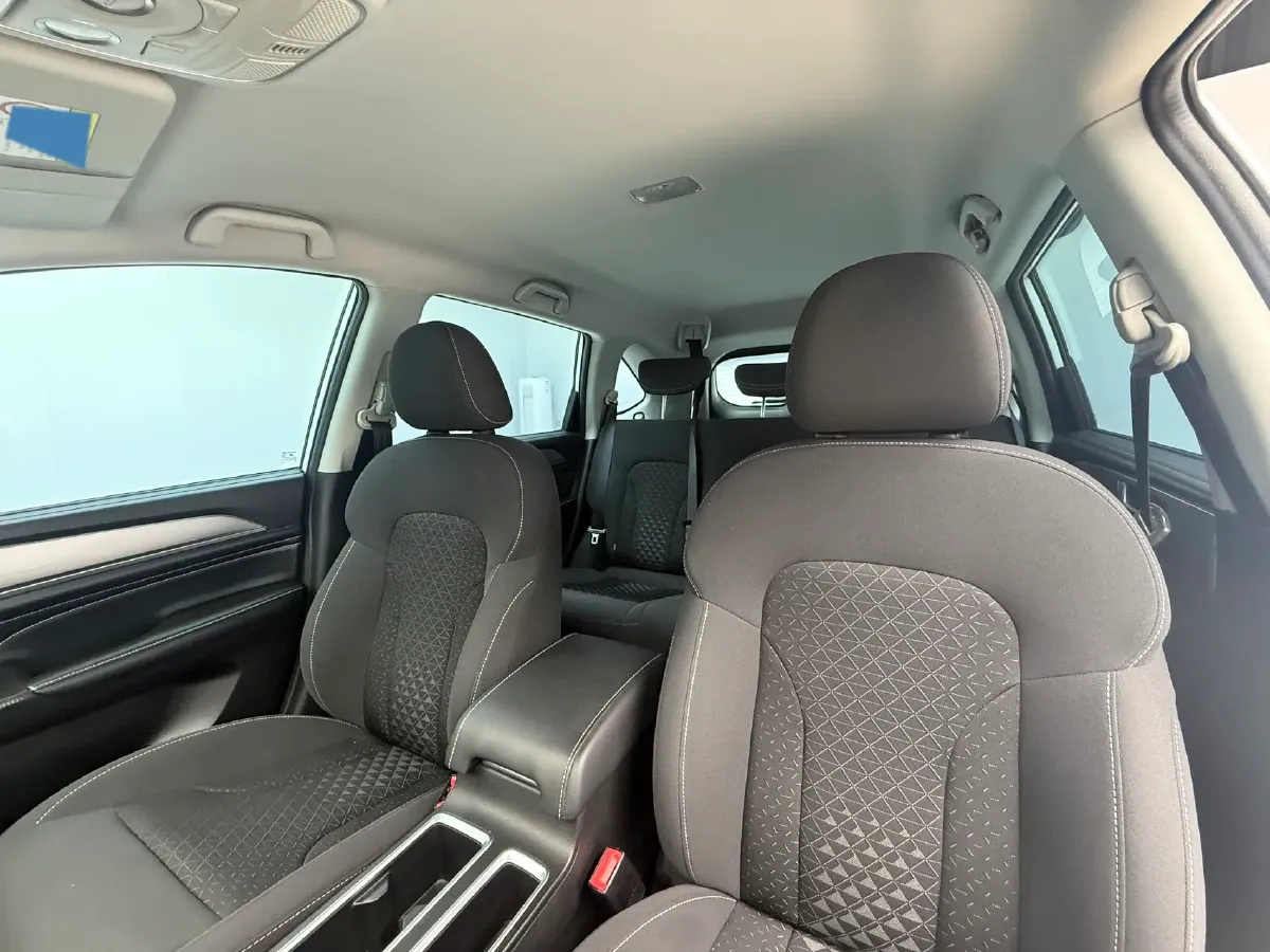 2021 Haval M6 1.5T 150HP L4 7DCT,autocango,china used car exporter,china ev exporter,chinese used car exporter,chinese used ev exporter