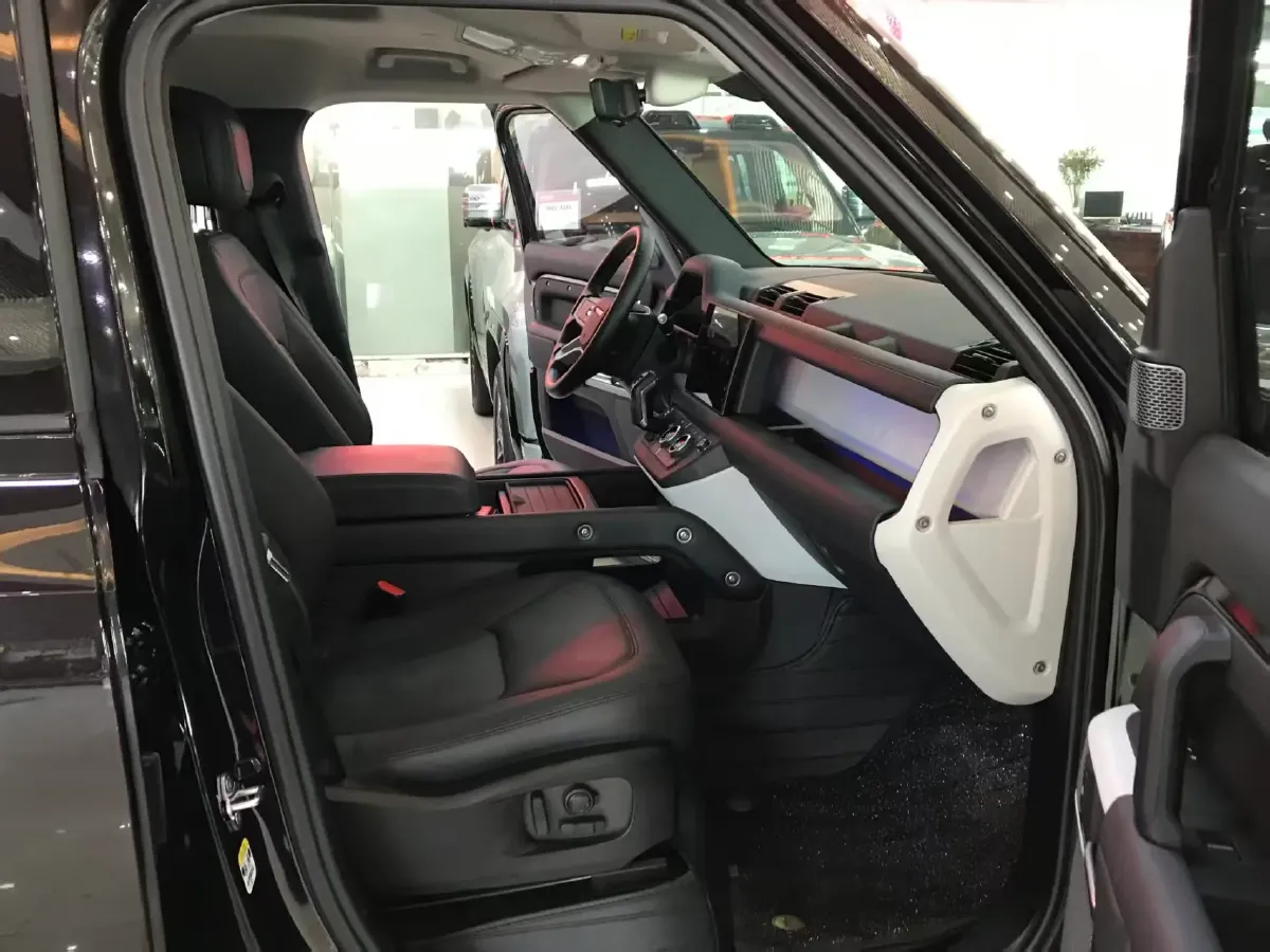 2024 Land Rover Defender 3.0T 400HP L6 8AT,autocango,china used car exporter,china ev exporter,chinese used car exporter,chinese used ev exporter